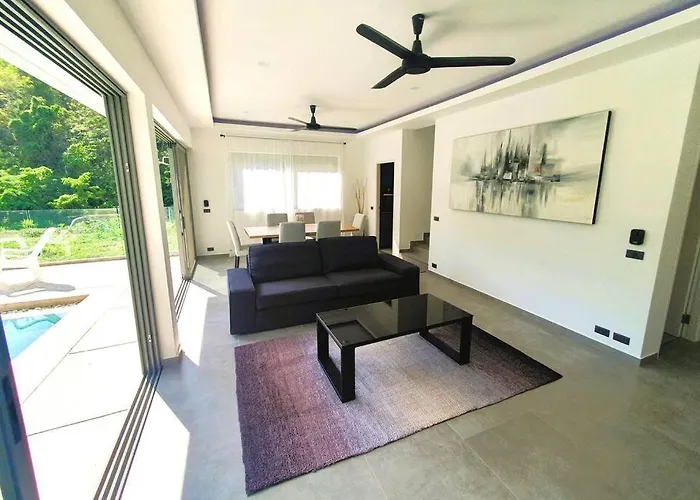 Modern Pool Villa 3 Bedrooms